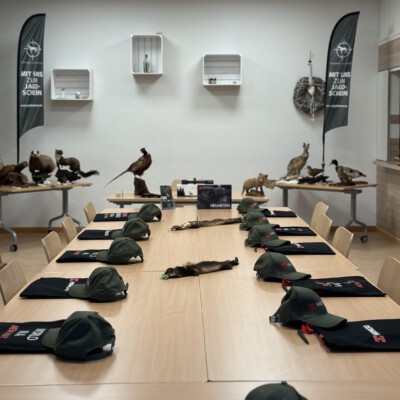 Unterrichtsraum der Jagdschule Jagdtalente mit Präparaten